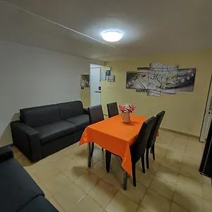 https://piazza-verga-home.catania-hotels.net